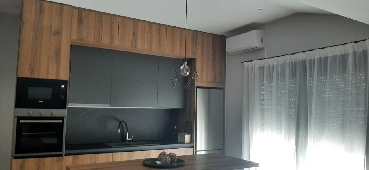 Lovely Guesthouse - 58M2 Mountain View Ioannina Buitenkant foto